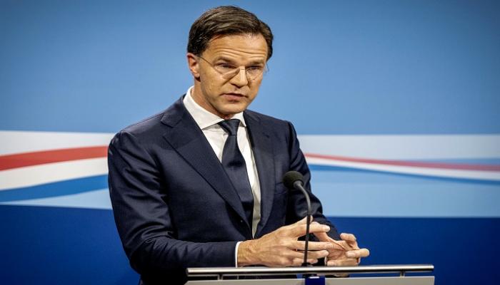 هولندا تفرض حظرًا طويلًا على كرة القدم 79-010220-prime-minister-netherlands-people-corona-most_700x400