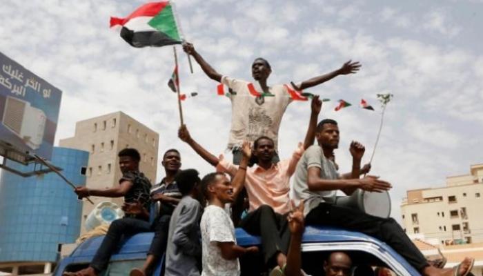 سودانيون راضون عن أداء الحكومة الانتقالية