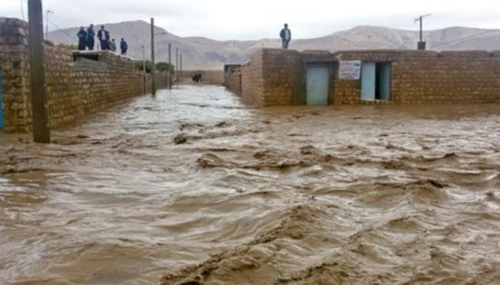 السيول قطعت طرقا رئيسية في بعض محافظات إيران