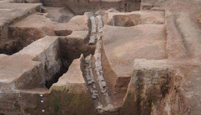 آثار مجموعة من أنابيب الصرف في مقاطعة خنان بوسط الصين