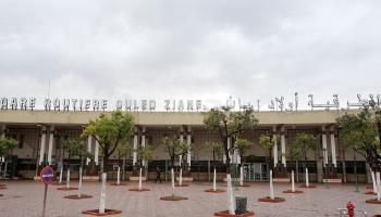 محطة حافلات في الدار البيضاء خاوية بسبب اجراءات احتواء فيروس كورونا