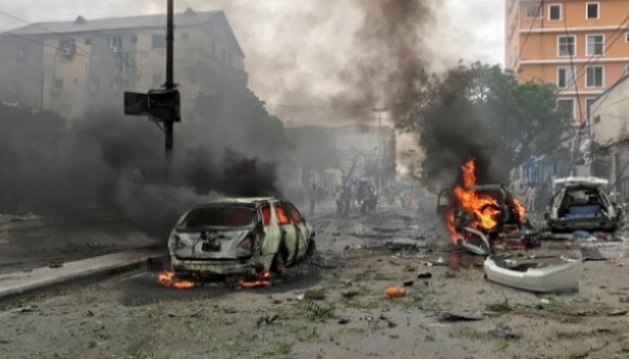 جانب من دمار بموقع تفجير إرهابي سابق بالصومال