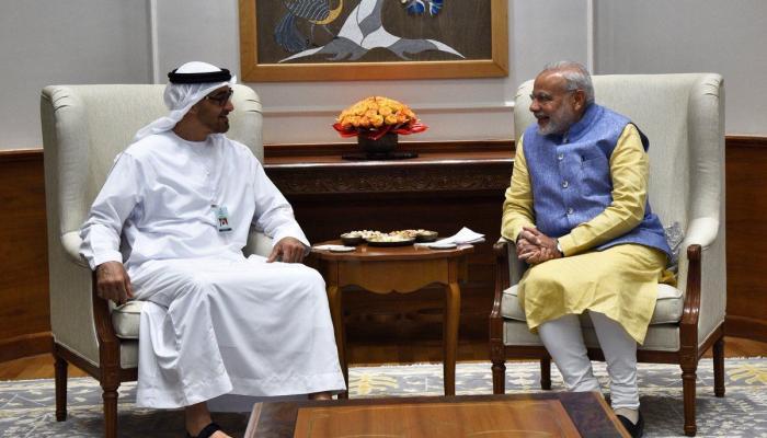 الشيخ محمد بن زايد آل نهيان مع رئيس الوزراء الهندي- أرشيفية