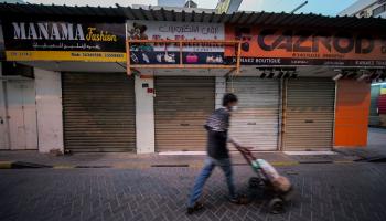 البحرين تواصل فرض حظر التجول لاحتواء انتشار فيروس كورونا