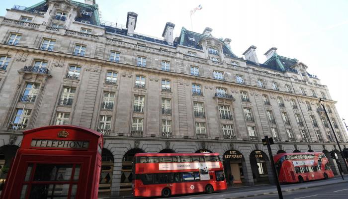 مستثمر قطري يستغل  كورونا  ويشتري فندق  ريتز  لندن.. أسرة باركلي تعترض