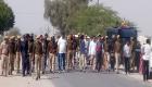 भारत: गुजरात पुलिस ने यात्रा करने से रोका तो मजदूरों ने पुलिस पर की पत्थरबाजी