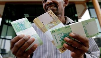 عملات ورقية سودانية - أ.ف.ب