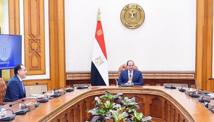 الرئيس المصري خلال اجتماع مع رئيس الوزراء 