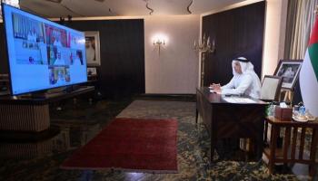 الفريق الشيخ سيف بن زايد آل نهيان خلال رئاسة الاجتماع عن بعد