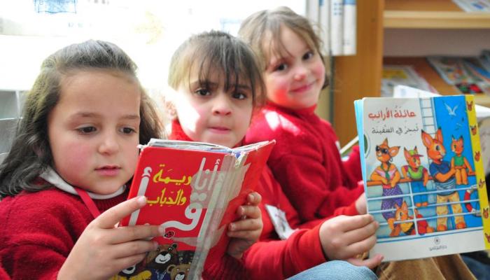 أطفال غزة يواجهون  كورونا  بالقراءة