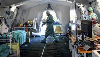 خيمة لعلاج المصابين بكورونا في إيطاليا (أرشيفية)