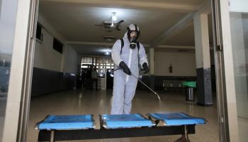 ارتفاع عدد المصابين بفيروس كورونا في الجزائر إلى 2070 