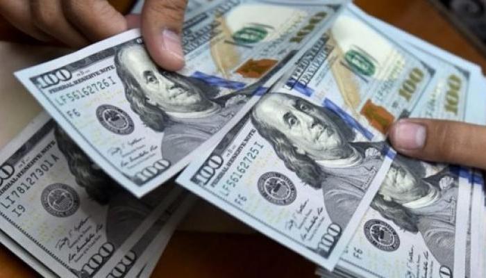 عملات ورقية فئة 100 دولار