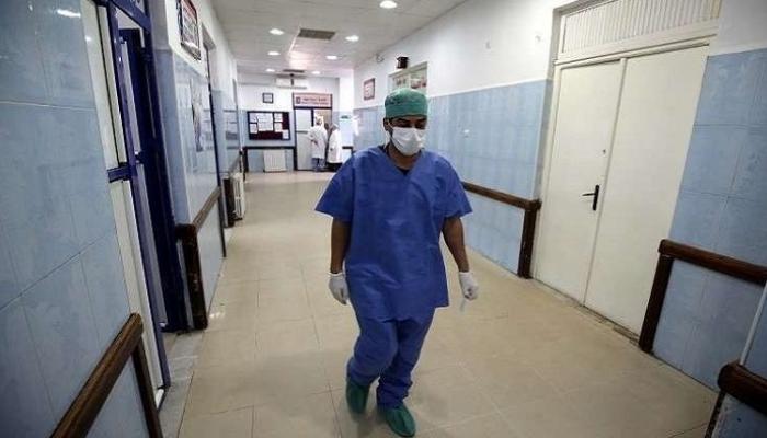 طبيب جزائري مشرف على علاج المصابين بكورونا