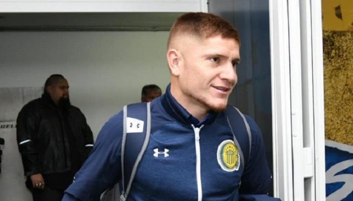 ليوناردو جيل لاعب الاتحاد في مطار فرانكفورت