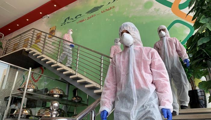المطاعم السعودية تطبق أعلى المعايير الصحية لاستعادة الزبائن