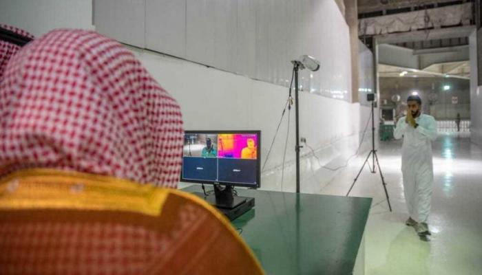الكاميرات موزعة على باب الملك فهد وباب إسماعيل وباب الصفا