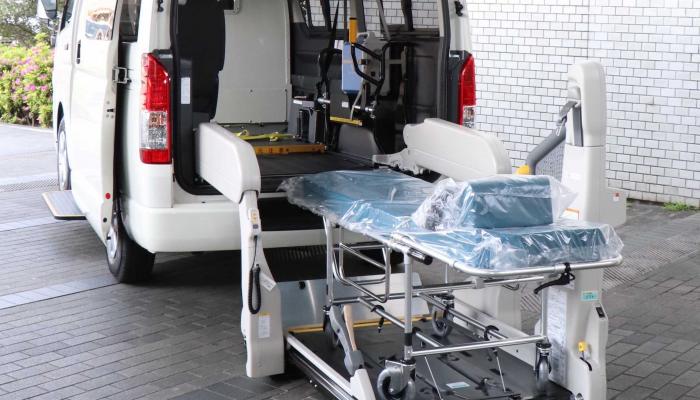 طراز Hiace المجهز للعناية المركزة من تويوتا