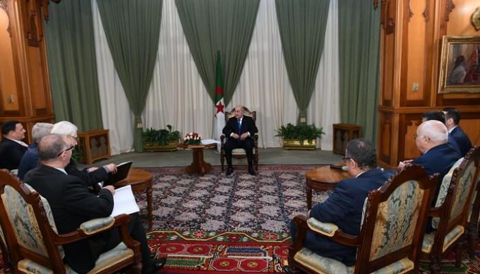 جانب من مقابلة الرئيس الجزائري مع وسائل الإعلام المحلية