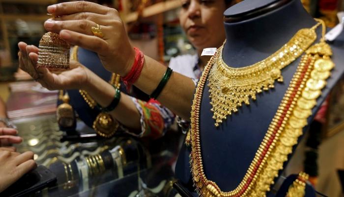 متجر لبيع الذهب في الهند - أرشيف