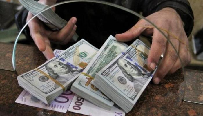 أحد مكاتب الصرافة بالقاهرة - رويترز