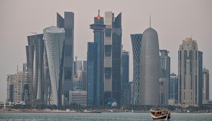 قطر تواجه عجزا بمليارات الدولارات