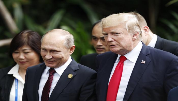 الرئيس الأمريكي ترامب ونظيره الروسي بوتين