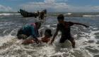 Bangladesh : secours de 300 Rohingyas affamés en mer