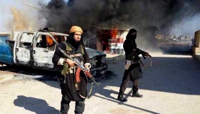 عنصران من تنظيم داعش في العراق- أرشيفية