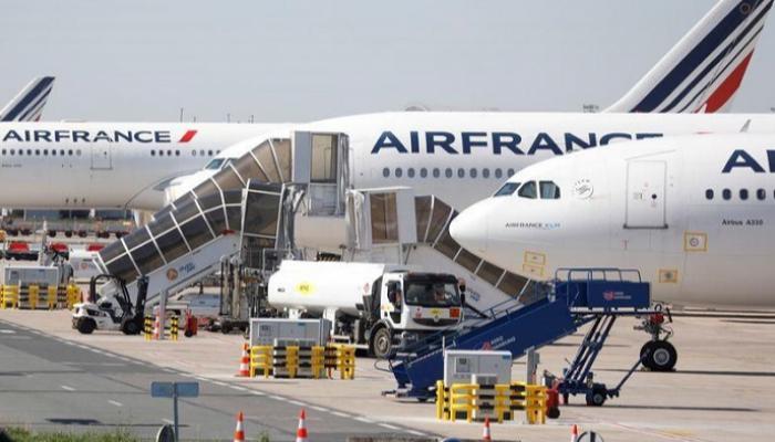 طائرات تابعة لإير فرانس في مطار شارل ديجول بباريس - رويترز