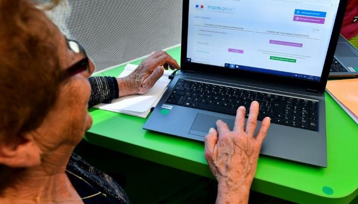 الإنترنت يغير حياة المسنين المنعزلين 