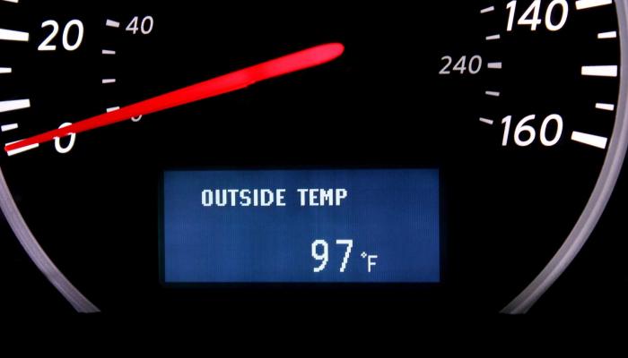 عداد درجات الحرارة خارج السيارة