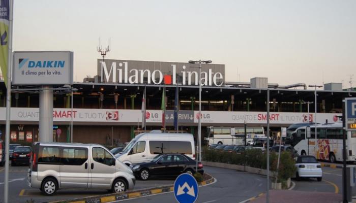 مطار ليناتي بمدينة ميلانو في إيطاليا 