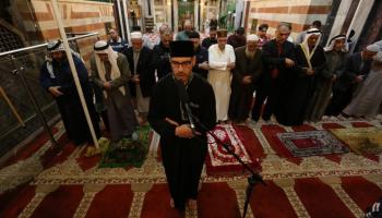 الصلاة بالحرم الإبراهيمي فجر اليوم