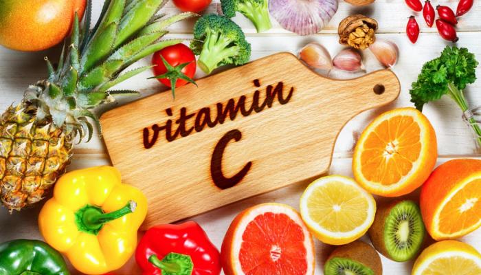 كم تبلغ الجرعة اليومية من فيتامين C؟ 