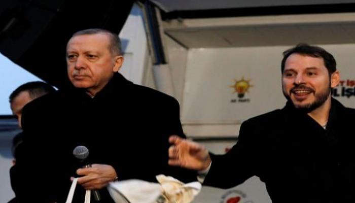 أردوغان برفقة صهره وزير المالية بيرات ألبيرق- أرشيفية