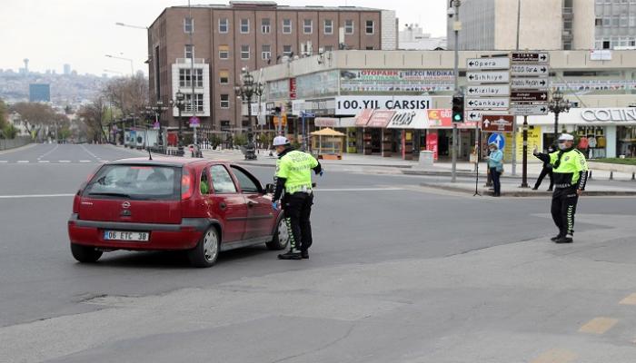 الشرطة التركية وتطبيق حظر التجول - أ.ف.ب
