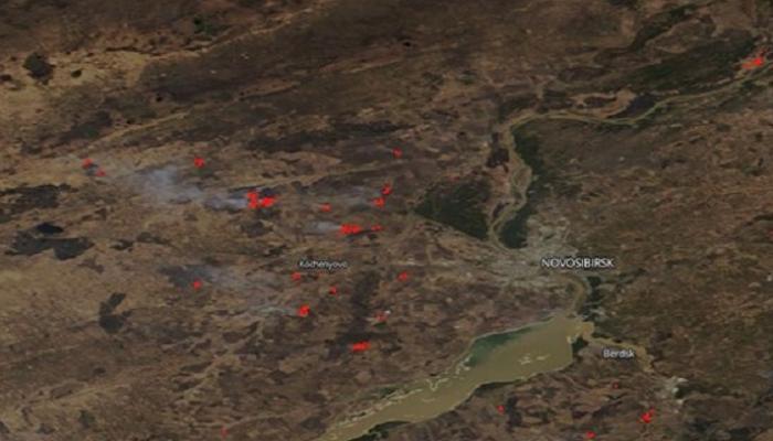 صورة تظهر مدى انتشار الحرائق في منطقة نوفوسيبيرسك جنوبي سيبيريا
