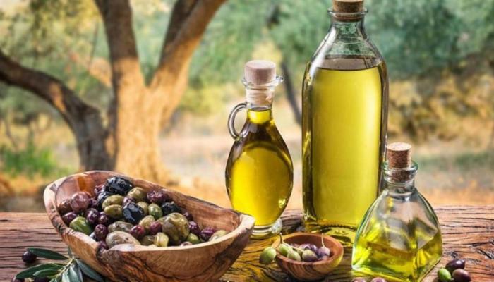 زيت الزيتون غني بالأحماض الدهنية غير المشبعة