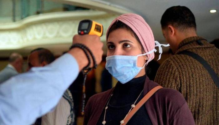 قياس درجة حرارة المواطنين في الأماكن العامة بمصر