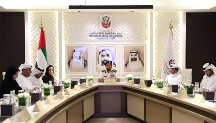 اجتماع سابق للجنة إدارة الأزمات والطوارئ في أبوظبي