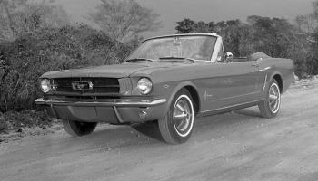 الجيل الأول من طراز موستانج طرح عام 1964