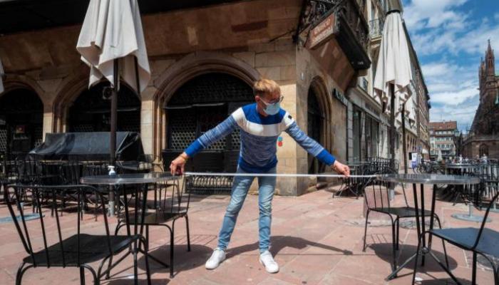 المقاهي تستعد لفتح أبوابها في فرنسا مع تطبيق قواعد التباعد
