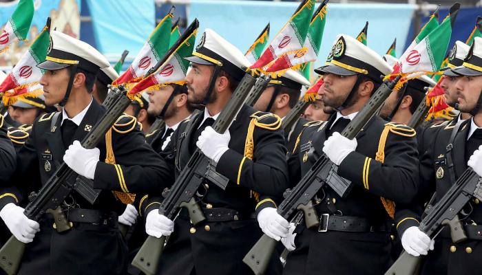 عرض عسكري في إيران