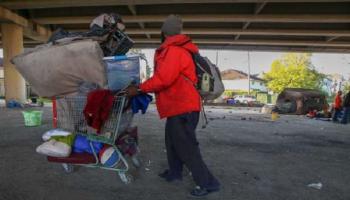 أحد المشردين في شوارع الولايات المتحدة