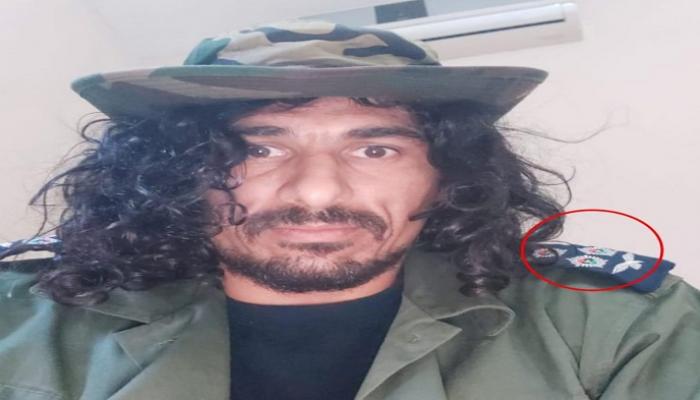 الداعشي السوري المرتزق غليص جنّاب يرتدي زيا برتبة عميد