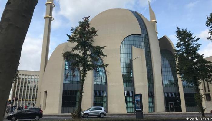 مركز منظمة ديتيب التركية في كولونيا بألمانيا