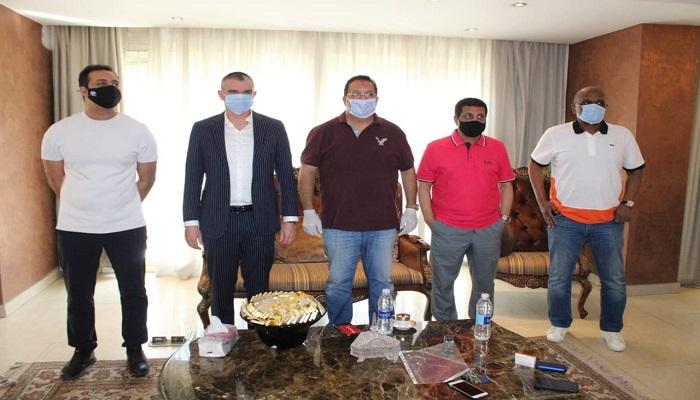 كارتيرون بعد توقيعه العقد الجديد