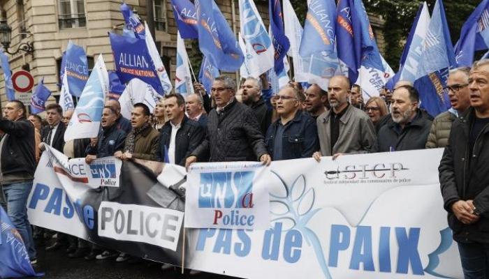 Des syndicats de police manifestent devant l'Elysée, à Paris-AFP
