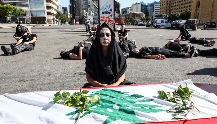 جانب من احتجاجات لبنان - الفرنسية